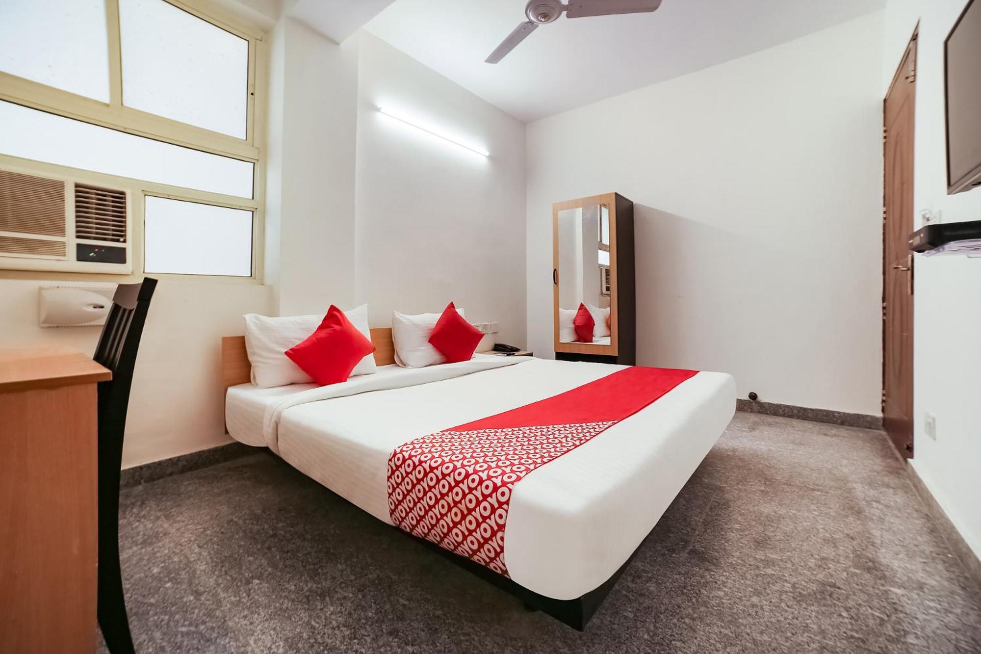 Live On Del5542 Hotel New Delhi Exterior photo