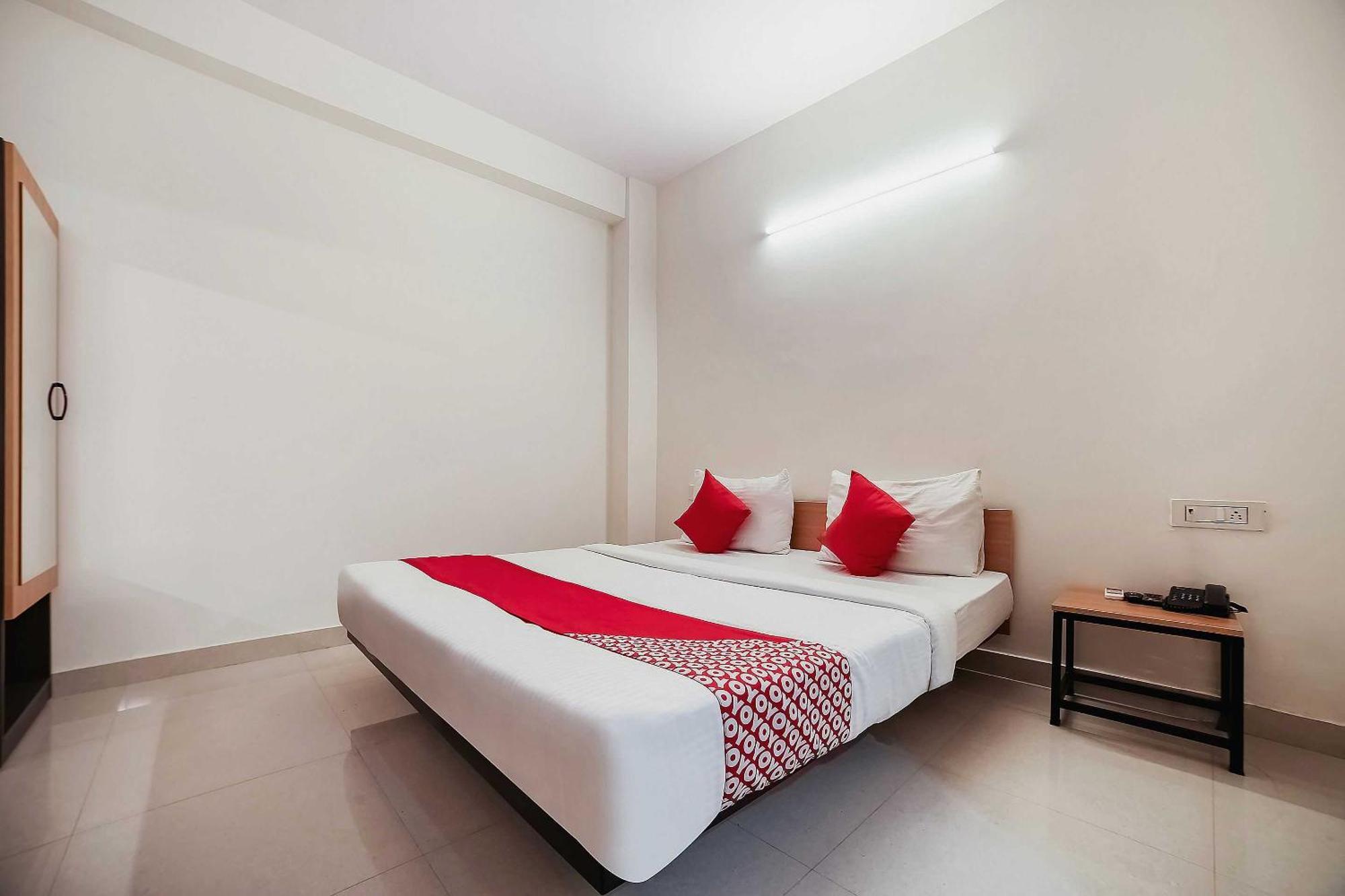 Live On Del5542 Hotel New Delhi Exterior photo